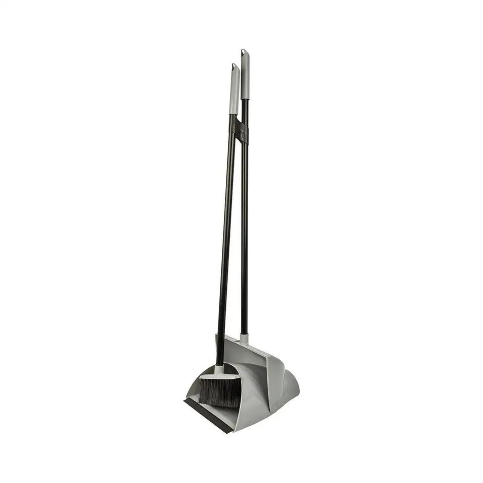 Набор для уборки Spin&Clean Voque с длинными ручками, щетка и совок, 13,5 x 27,5 x 126 см, серебро — фото 1 Набор для уборки Spin&Clean Voque с длинными ручками, щетка и совок, 13,5 x 27,5 x 126 см, серебро — фото 1